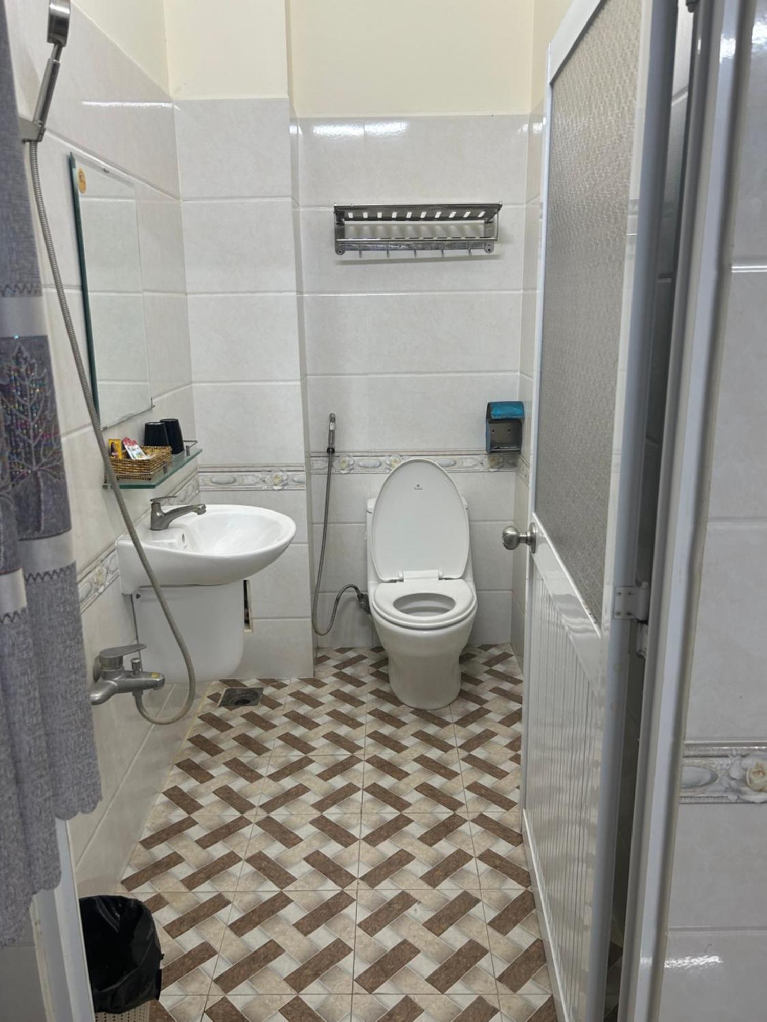 Hotel Anh Tuan Bac Lieu Екстериор снимка